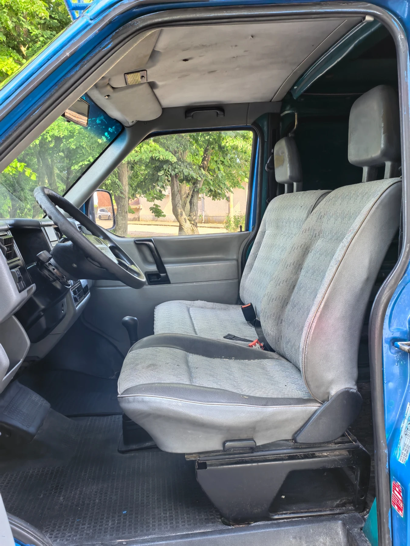 VW T4 2.4 дизел, снимка 9 - Бусове и автобуси - 54827069