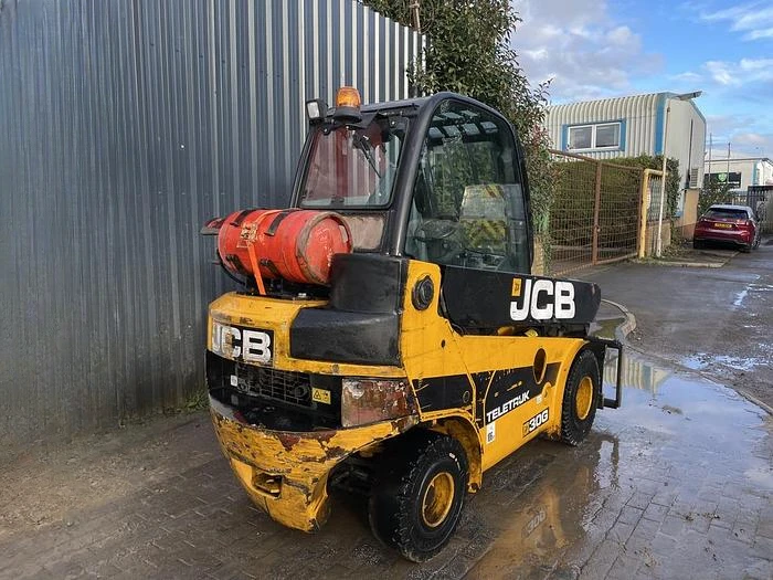 Телескопични товарачи JCB TLT30G - изображение 2