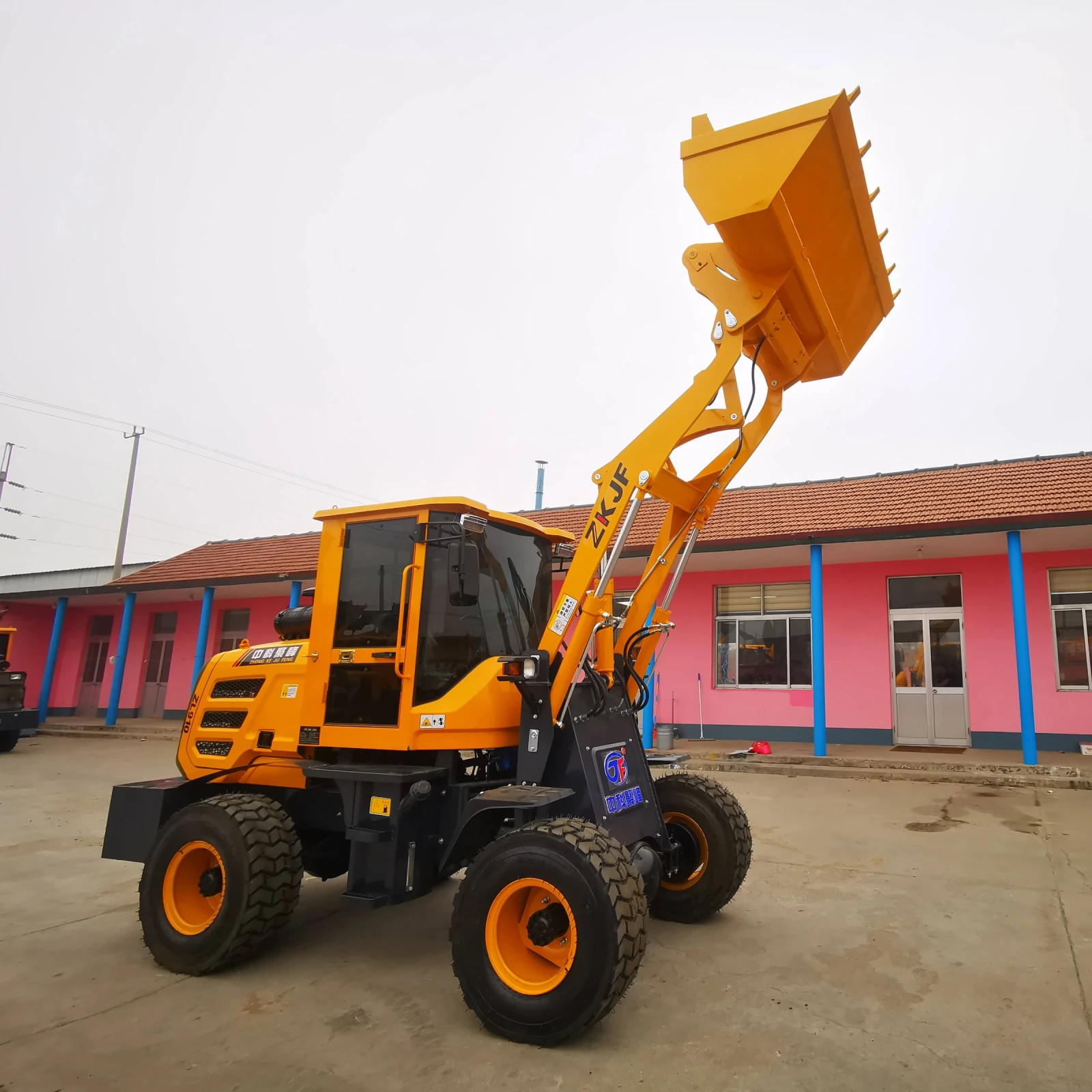 Телескопични товарачи Komatsu JF928 - изображение 4