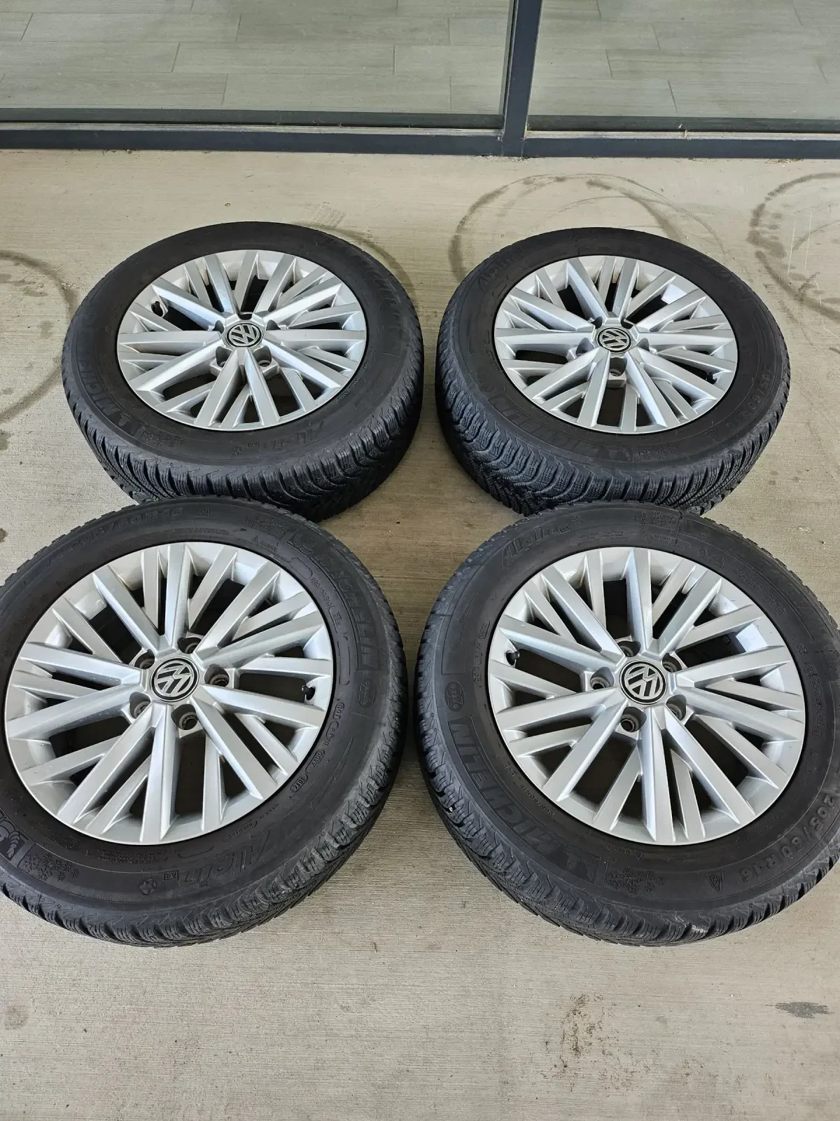 Гуми с джанти Michelin 205/60R16