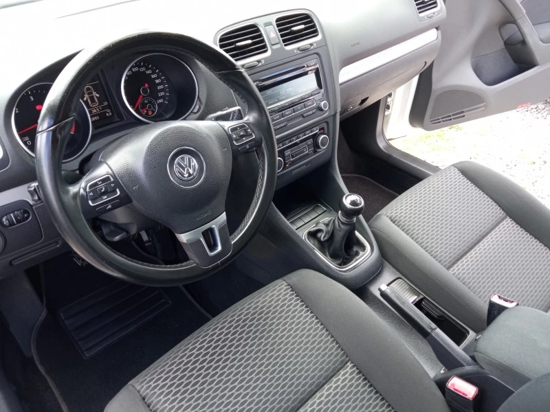 VW Golf 1.6tdi/90ks, снимка 12 - Автомобили и джипове - 45132720