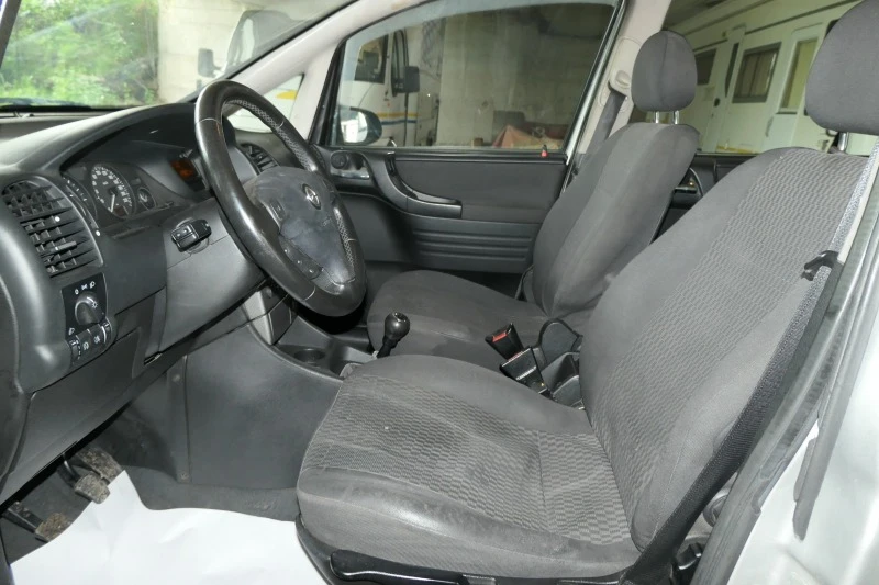 Opel Zafira 2.2DTI 125кс 7-МЕСТА ELEGANCE, снимка 12 - Автомобили и джипове - 45915946