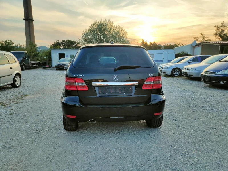 Mercedes-Benz B 180 Automatic , снимка 8 - Автомобили и джипове - 49008778