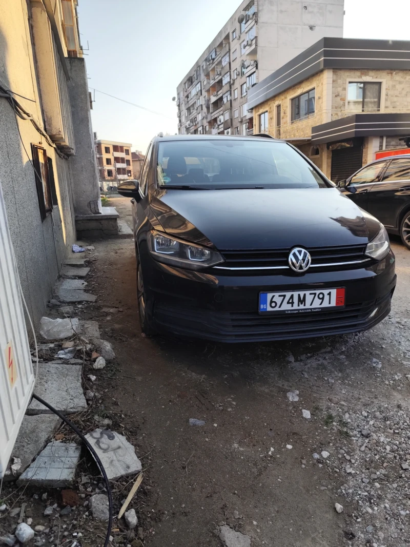 VW Touran 7 местен , Нов внос от Германия, снимка 2 - Автомобили и джипове - 49027489