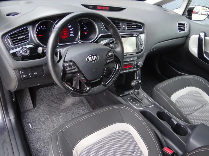 Kia Ceed 1.6crdi-128k.c./Auto/Navi/Panorama/Camera/Koja/Led, снимка 8 - Автомобили и джипове - 52329576