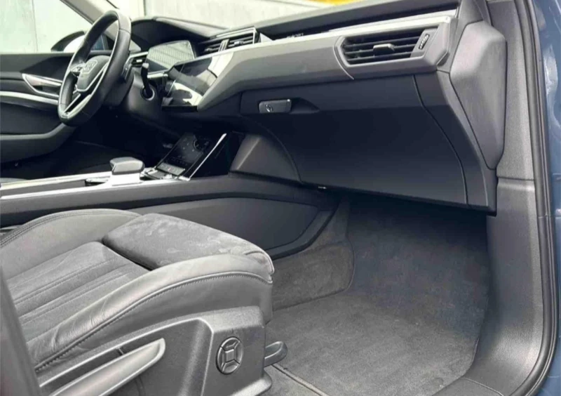 Audi E-Tron Quatro/Sportback/S line/Black Night/Hud/Kam, снимка 14 - Автомобили и джипове - 52787239