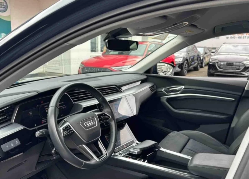 Audi E-Tron Quatro/Sportback/S line/Black Night/Hud/Kam, снимка 13 - Автомобили и джипове - 52787239