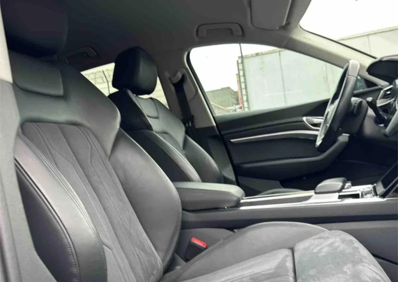 Audi E-Tron Quatro/Sportback/S line/Black Night/Hud/Kam, снимка 15 - Автомобили и джипове - 52787239