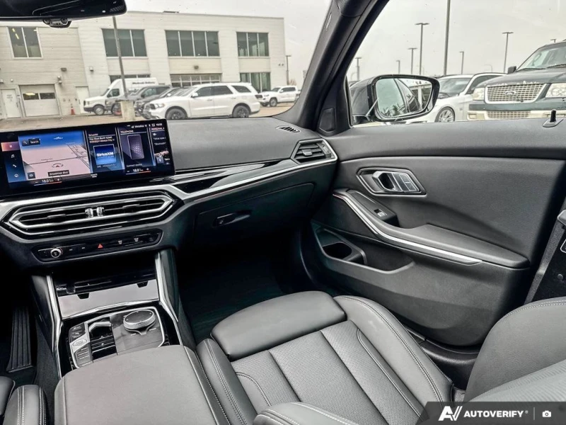 BMW 330 * 330i xDrive | HEATED SEATS & STEERING | SUNROOF , снимка 13 - Автомобили и джипове - 52805693