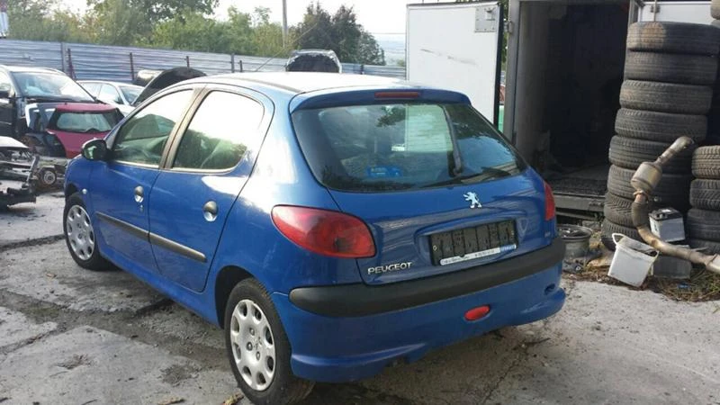 Peugeot 206 1.4 hdi на части, снимка 2 - Автомобили и джипове - 19479560