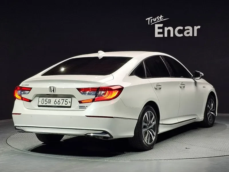 Honda Accord Touring 2.0 Хибрид, снимка 2 - Автомобили и джипове - 55642597