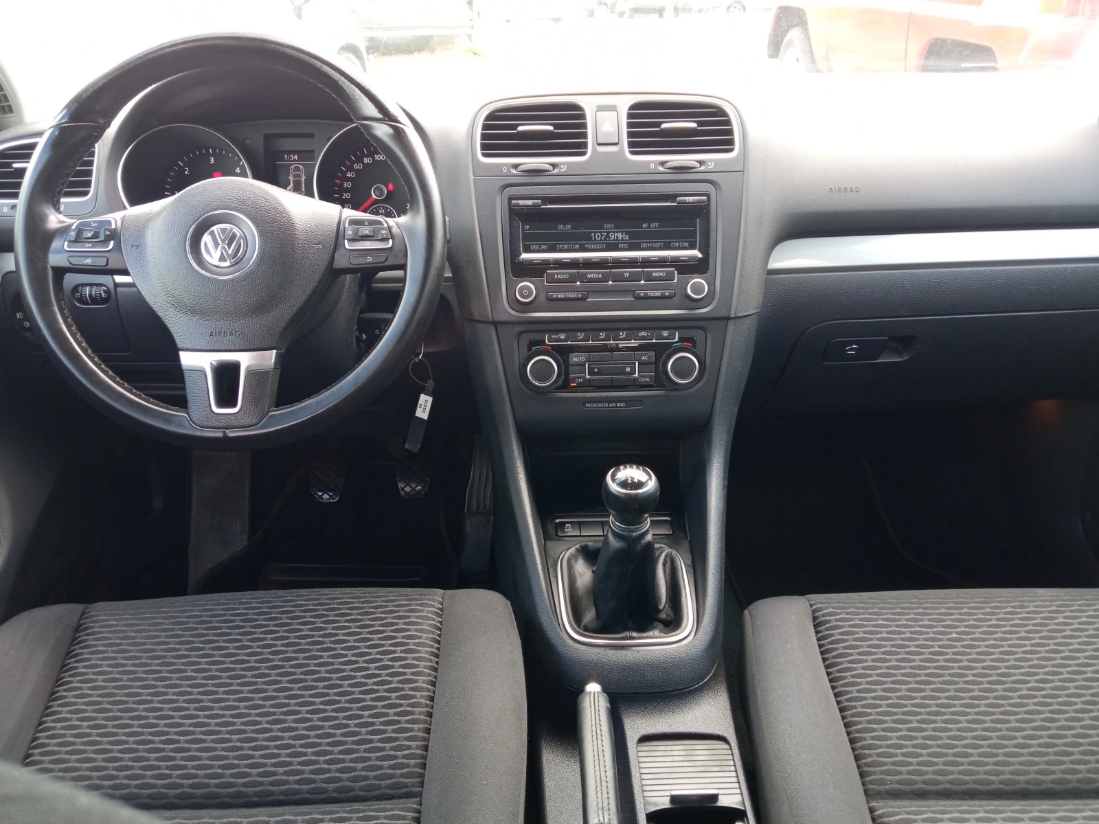 VW Golf 1.6tdi/90ks - изображение 8