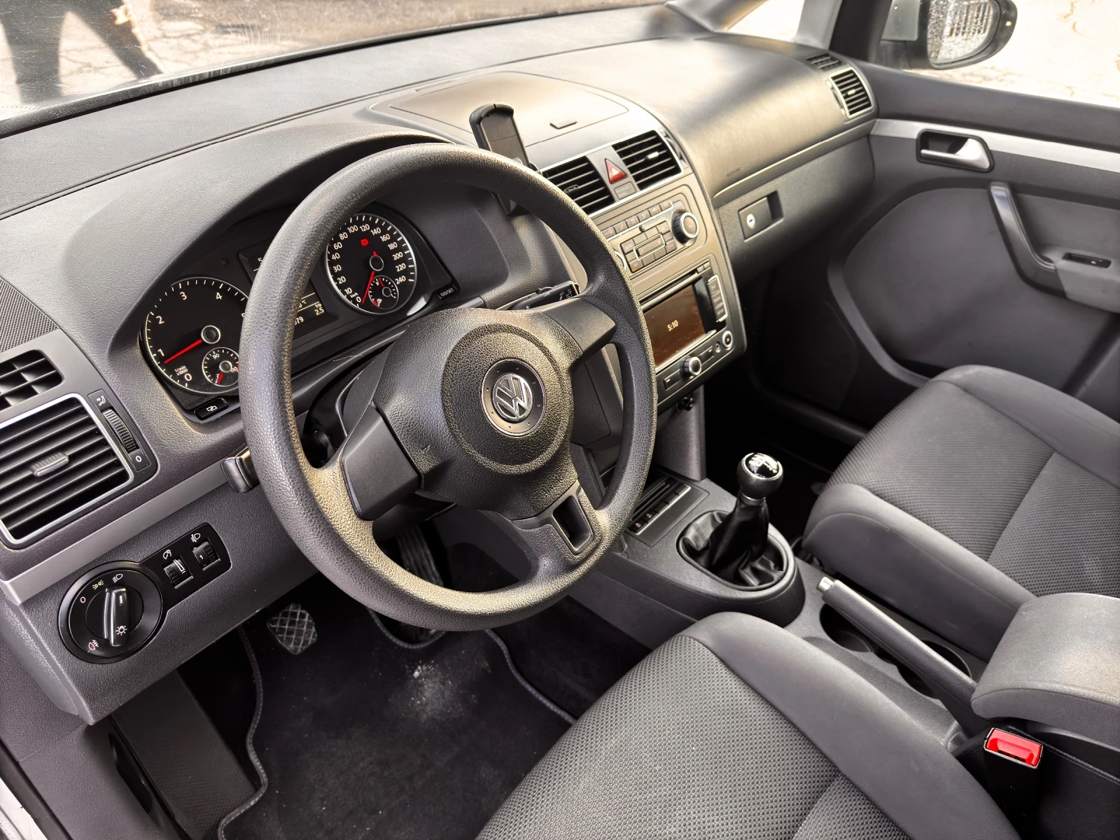 VW Touran 1.6 TDI 105hp Euro 5 - изображение 7
