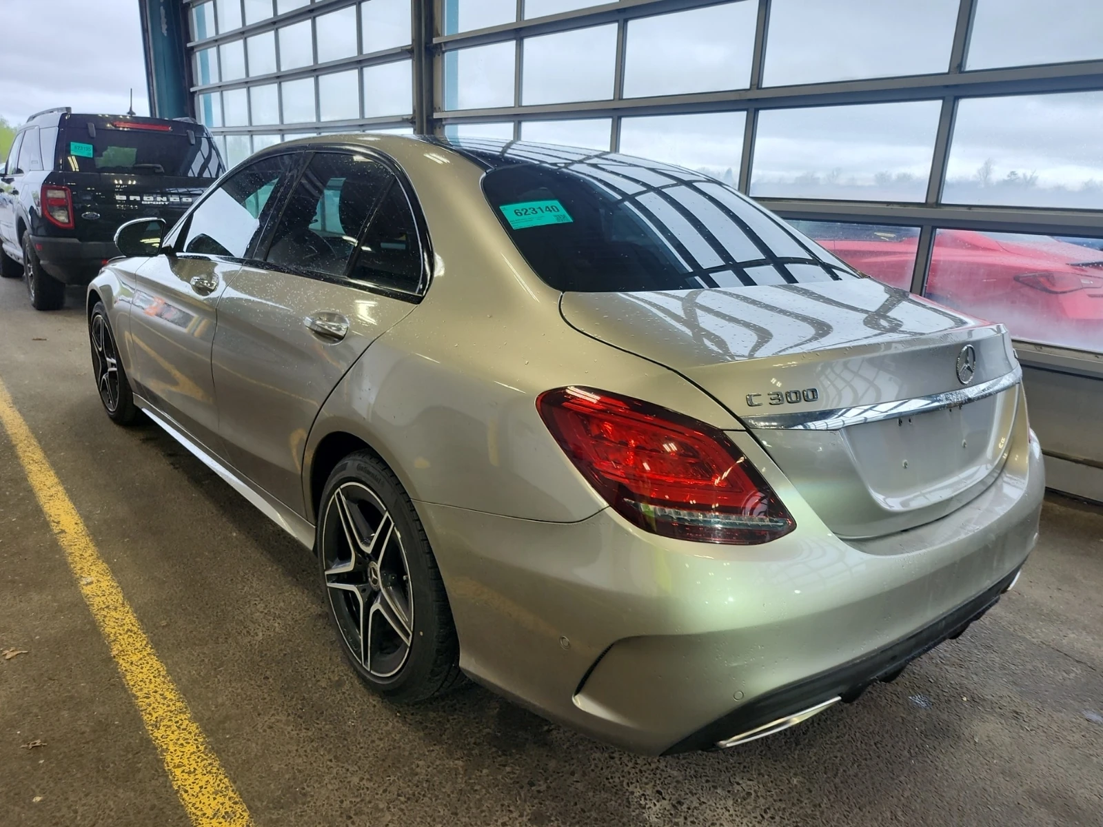 Mercedes-Benz C 300 * CARFAX * ОПЦИЯ ЗА ФИНАНСИРАНЕ  - изображение 2