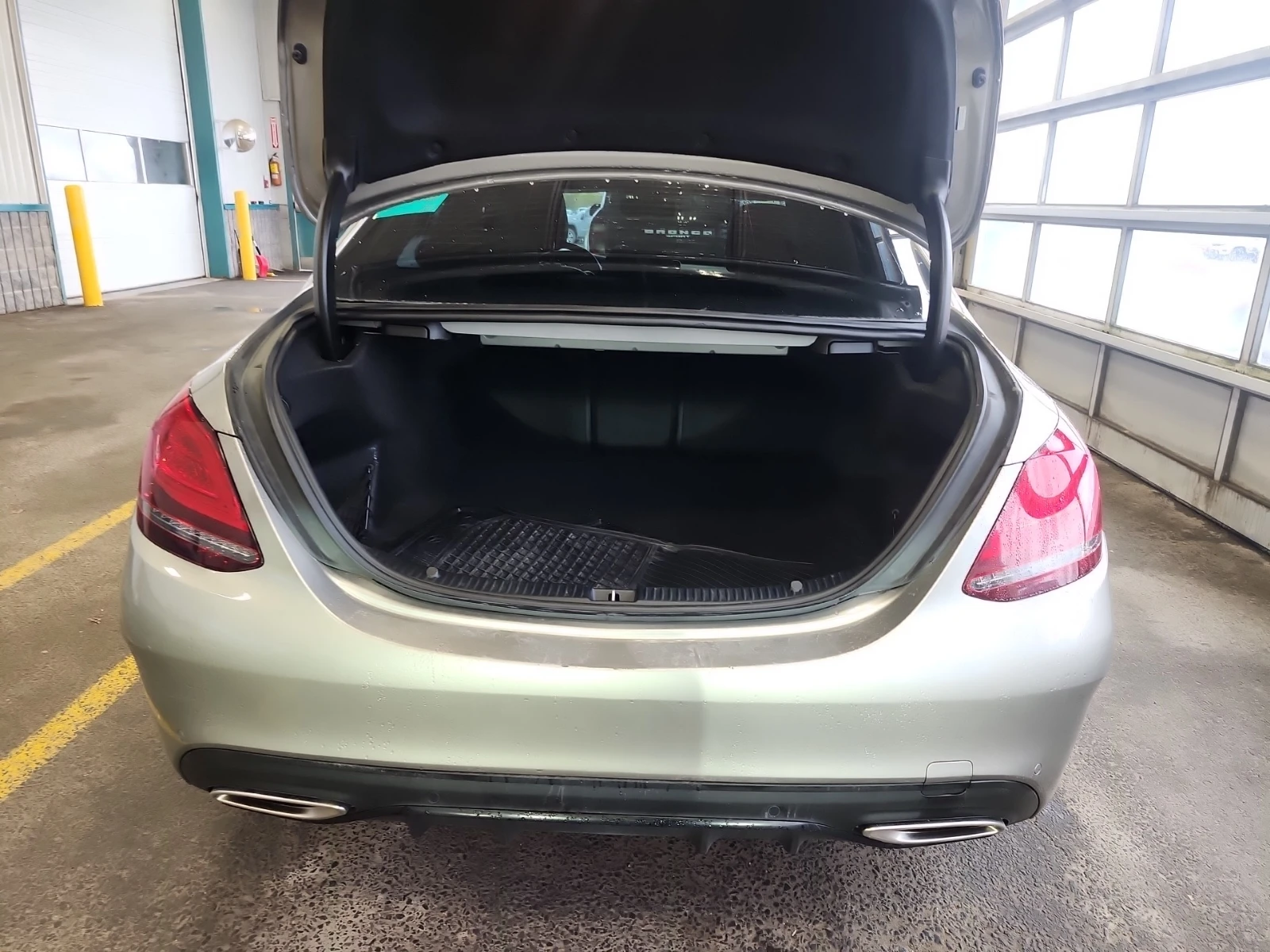 Mercedes-Benz C 300 * CARFAX * ОПЦИЯ ЗА ФИНАНСИРАНЕ  - изображение 5