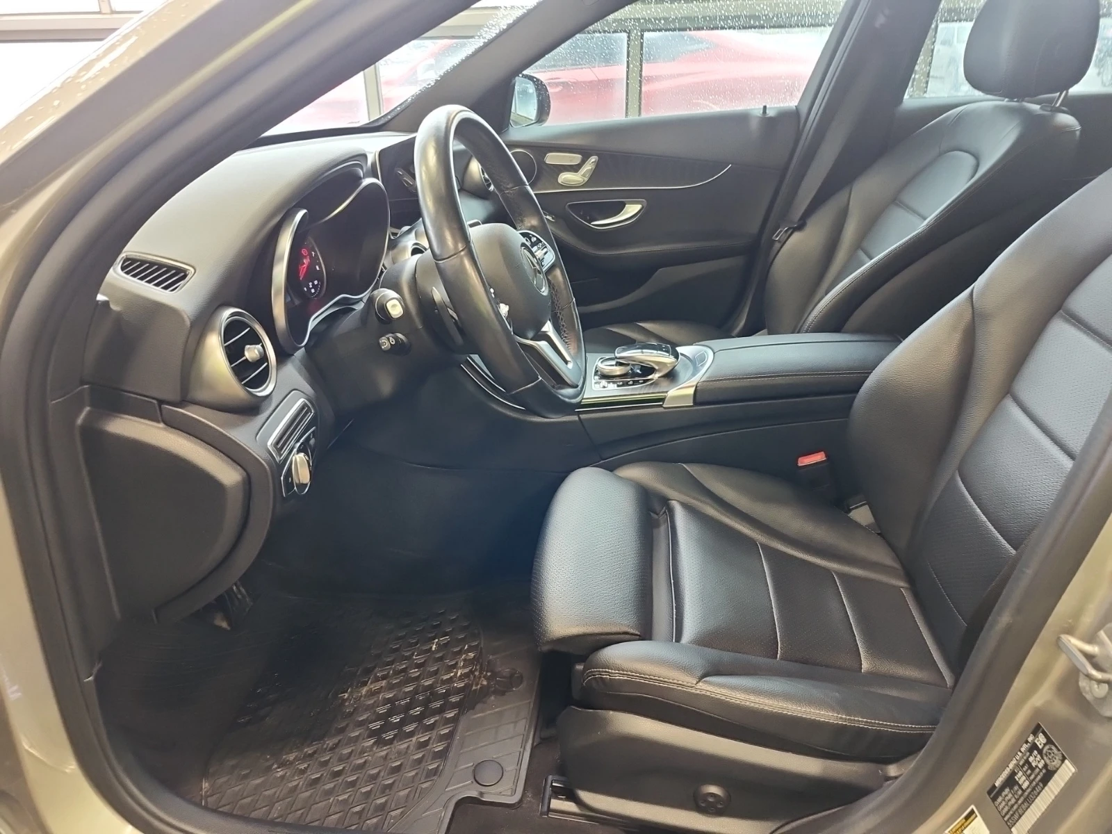 Mercedes-Benz C 300 * CARFAX * ОПЦИЯ ЗА ФИНАНСИРАНЕ  - изображение 6
