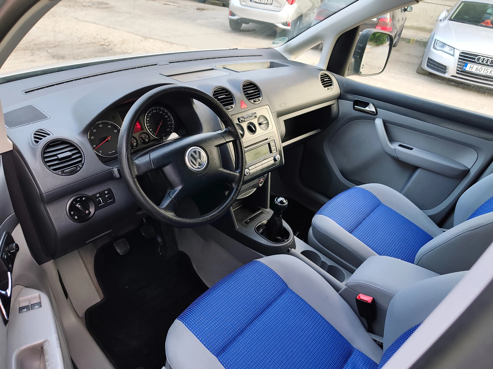 VW Caddy LIFE 1.4i 75К.С. 6+ 1, снимка 10 - Автомобили и джипове - 55181187