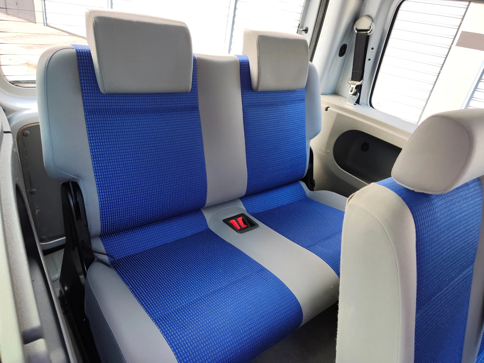 VW Caddy LIFE 1.4i 75К.С. 6+ 1, снимка 15 - Автомобили и джипове - 55181187