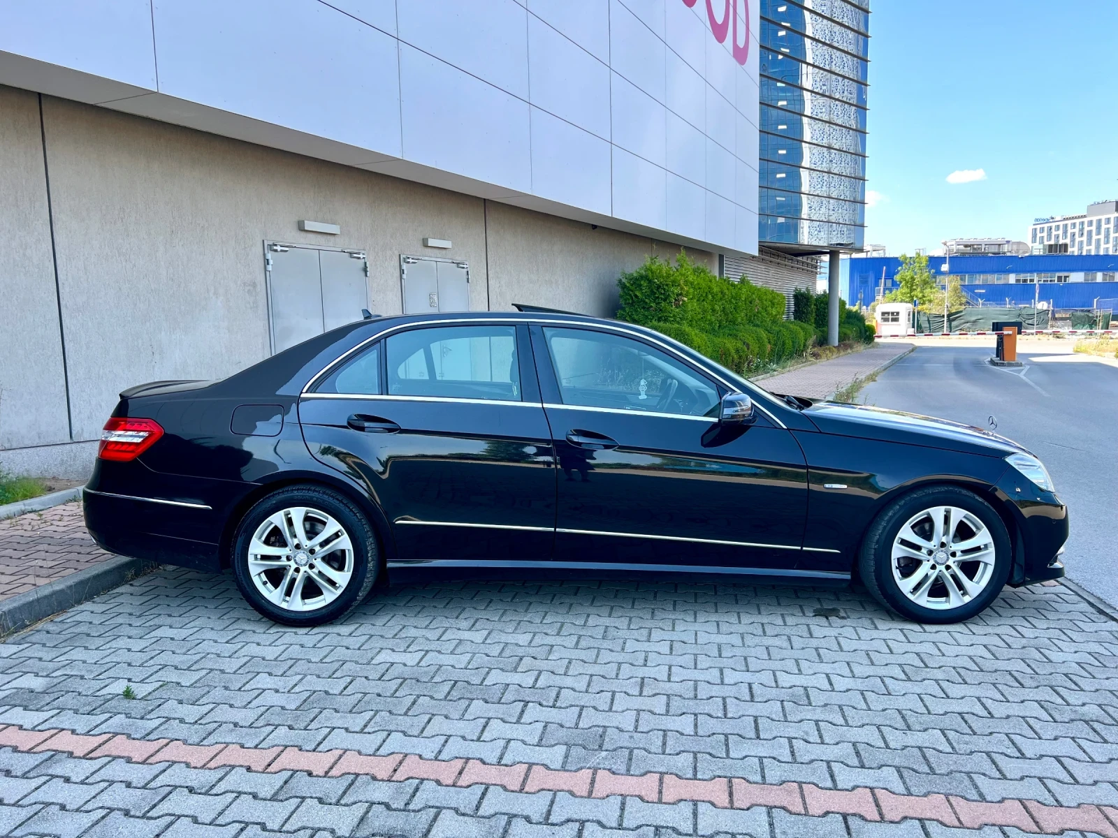Mercedes-Benz E 220 CDI-Лизинг през Уникредит  по 350лв на месец - изображение 5