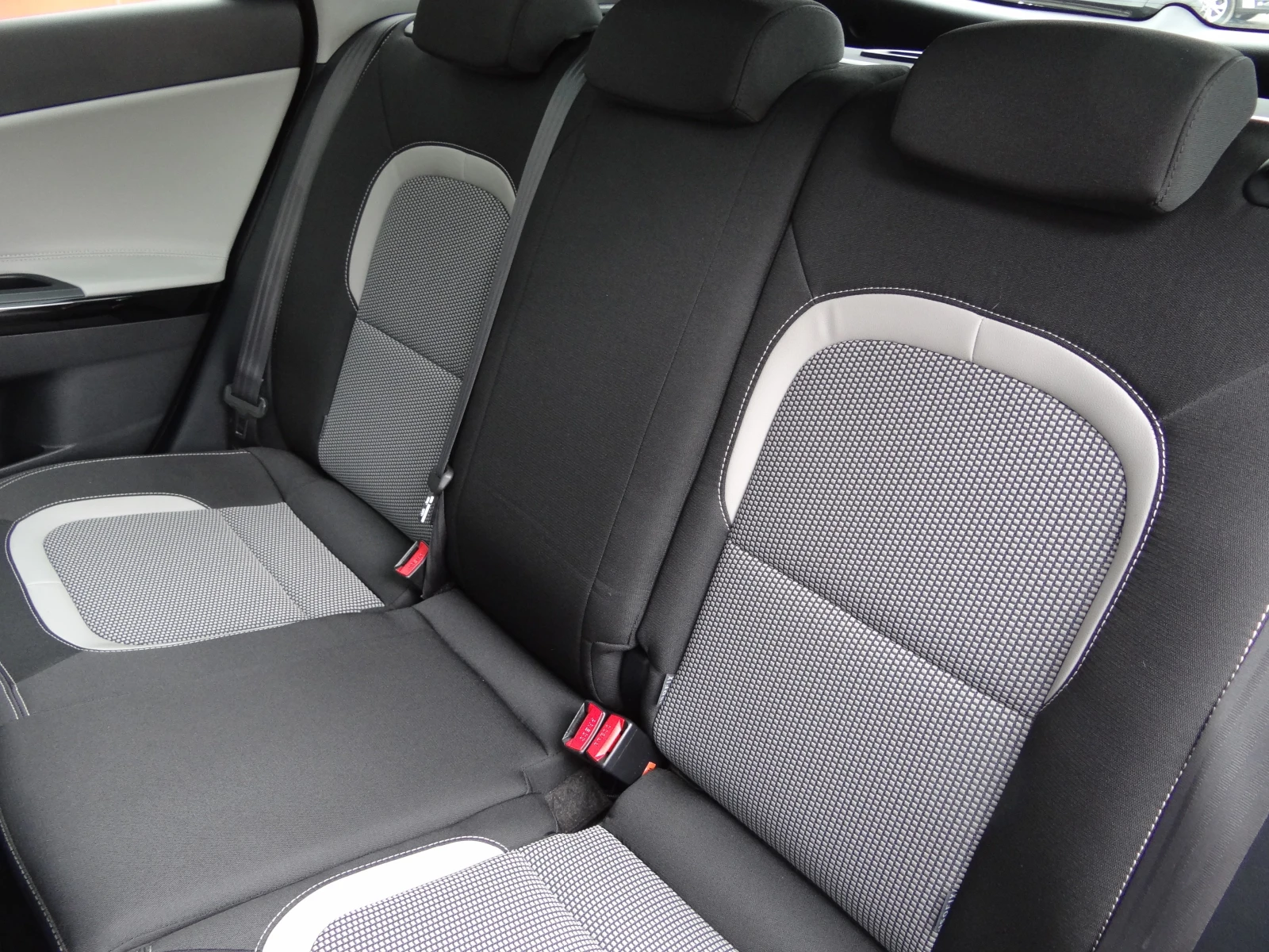 Kia Ceed 1.6crdi-128k.c./Auto/Navi/Panorama/Camera/Koja/Led | Mobile.bg   14