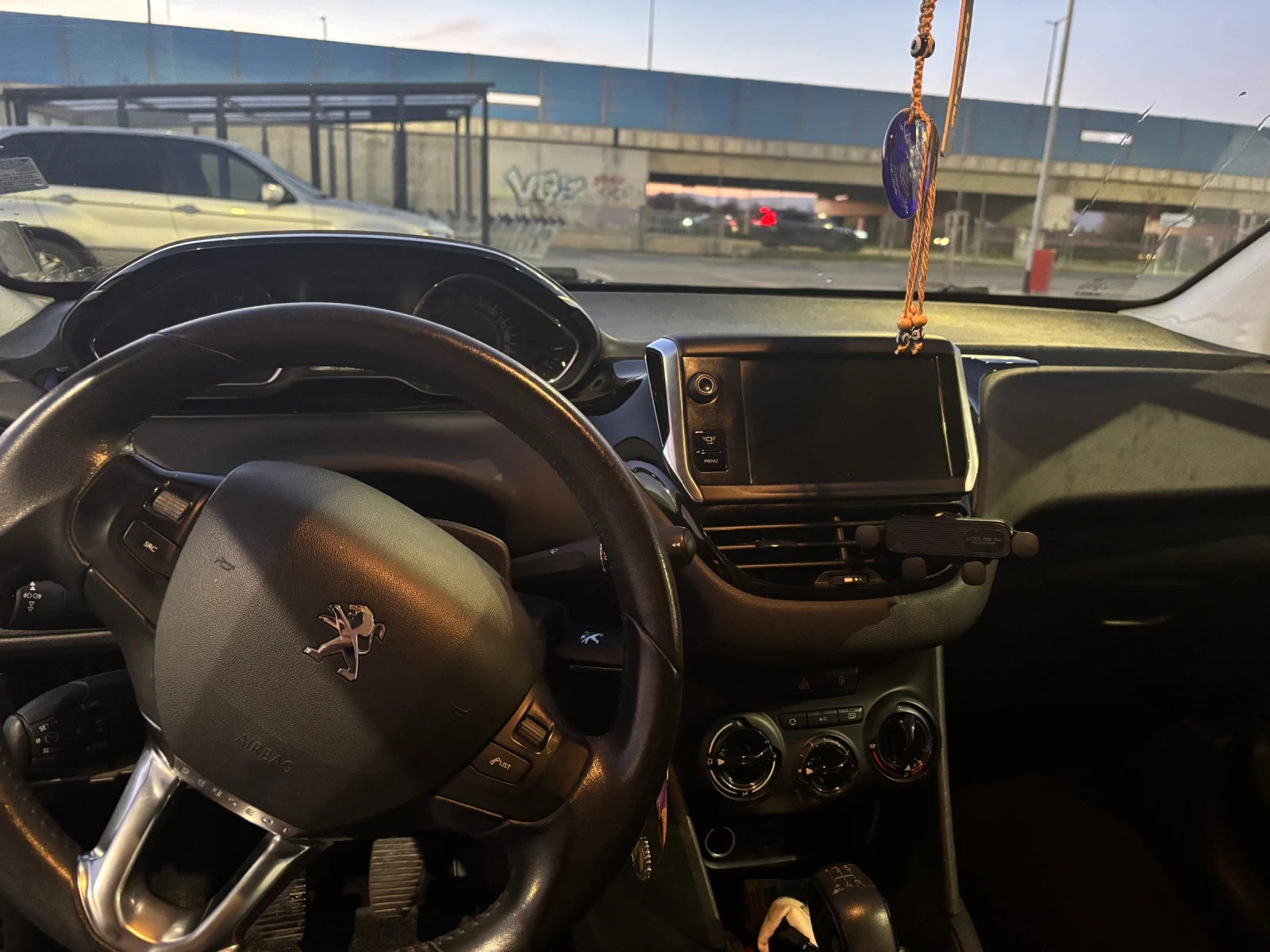 Peugeot 208 1.2 бензин - изображение 5