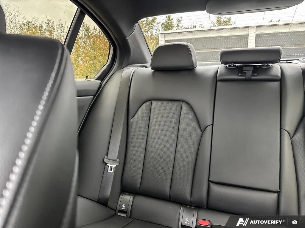 BMW 330 * 330i xDrive | HEATED SEATS & STEERING | SUNROOF  | Mobile.bg � ����������� 14