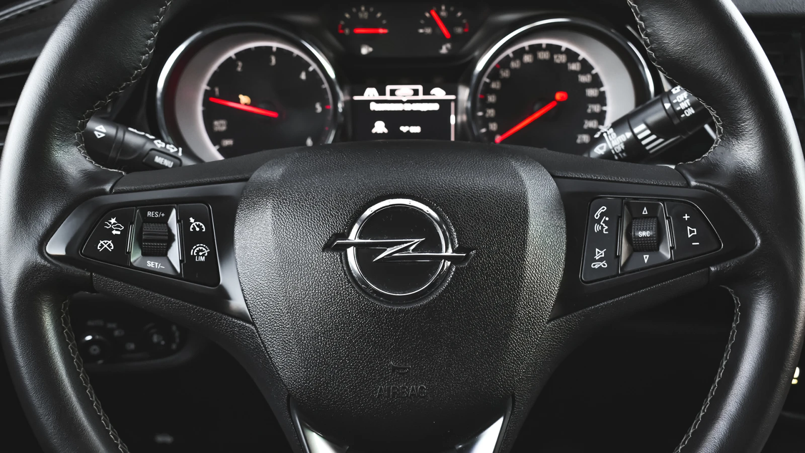 Opel Insignia Sports Tourer 1.6 CDTi Enjoy, снимка 13 - Автомобили и джипове - 53800268