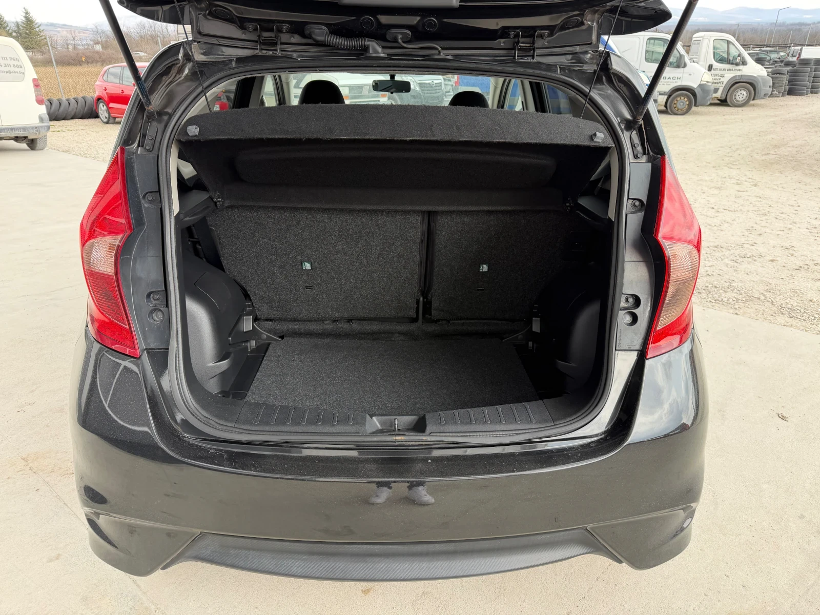 Nissan Note 1.2/80кс EVRO5 Климатик, снимка 12 - Автомобили и джипове - 53924095