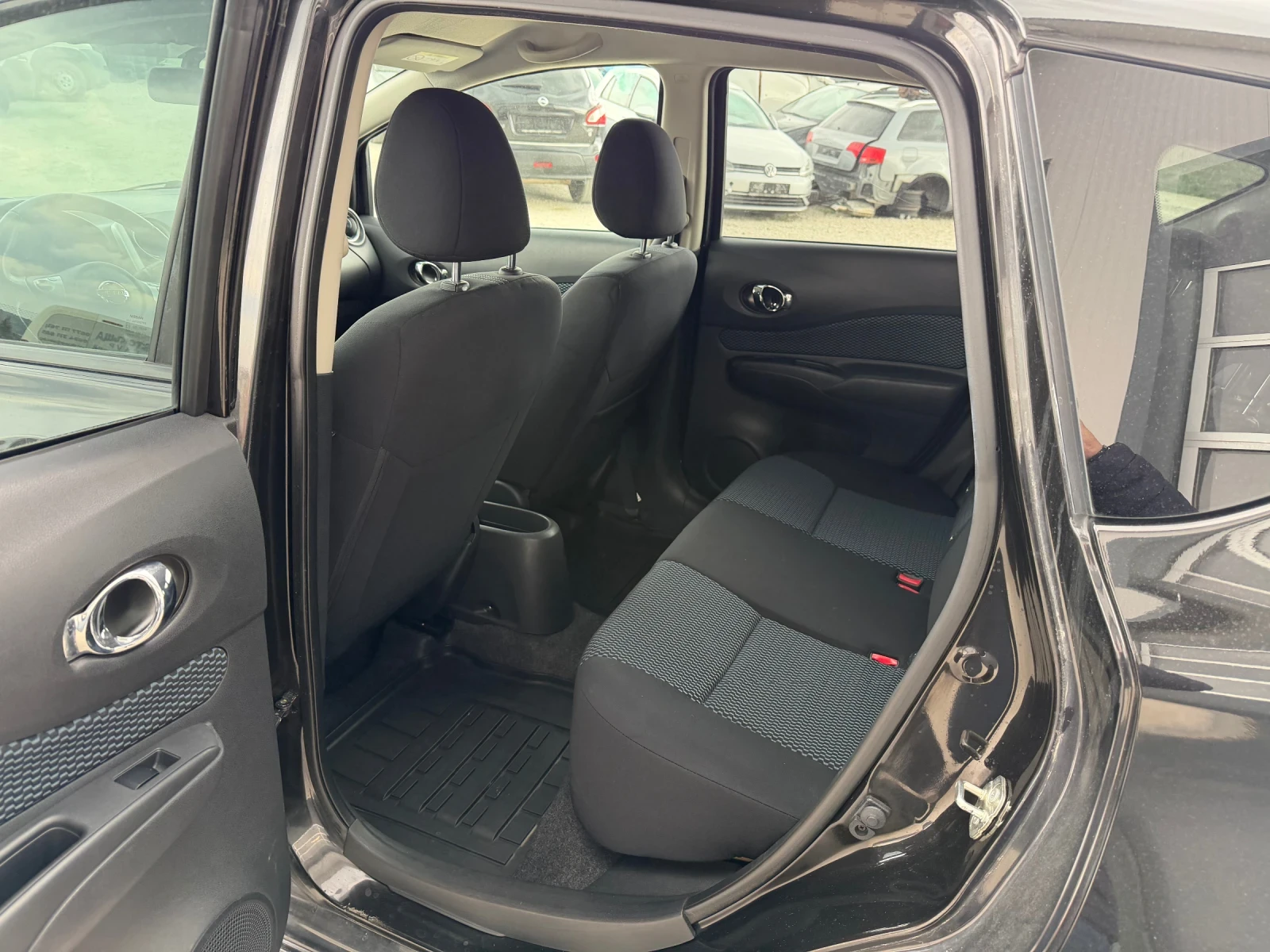 Nissan Note 1.2/80кс EVRO5 Климатик, снимка 10 - Автомобили и джипове - 53924095