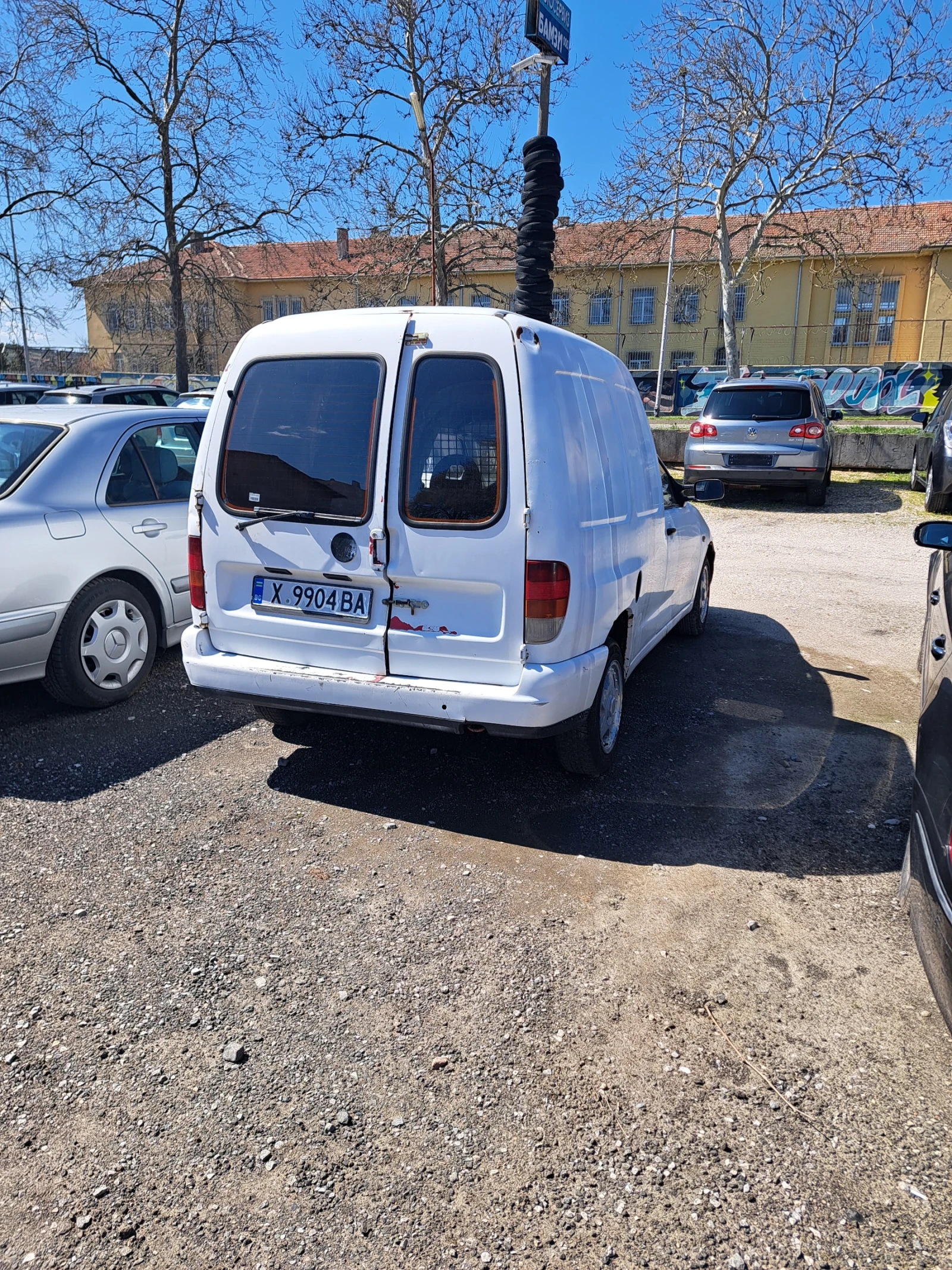 VW Caddy 1.9 d, снимка 4 - Автомобили и джипове - 54126458