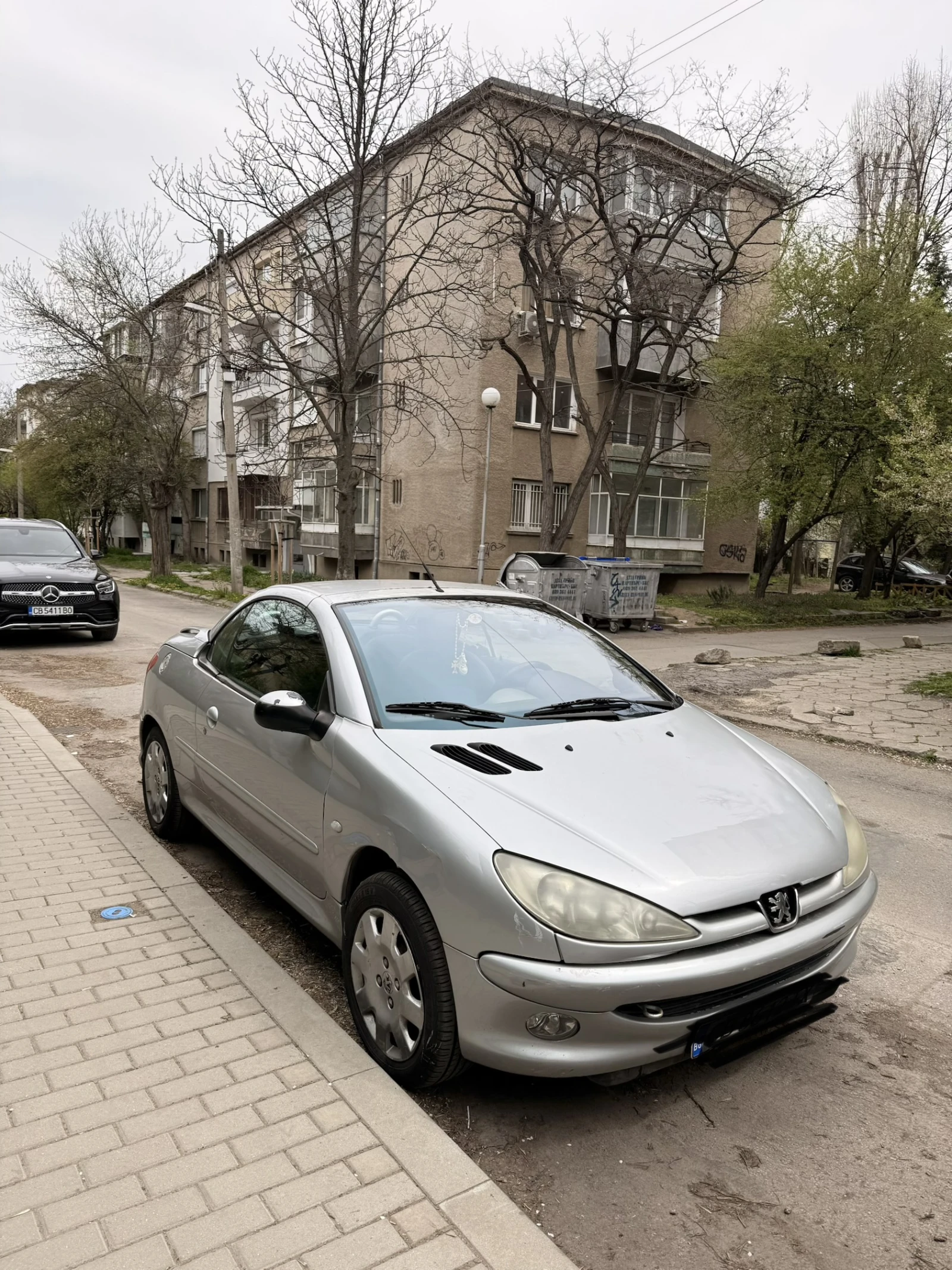 Peugeot 206 cc, снимка 7 - Автомобили и джипове - 54454629