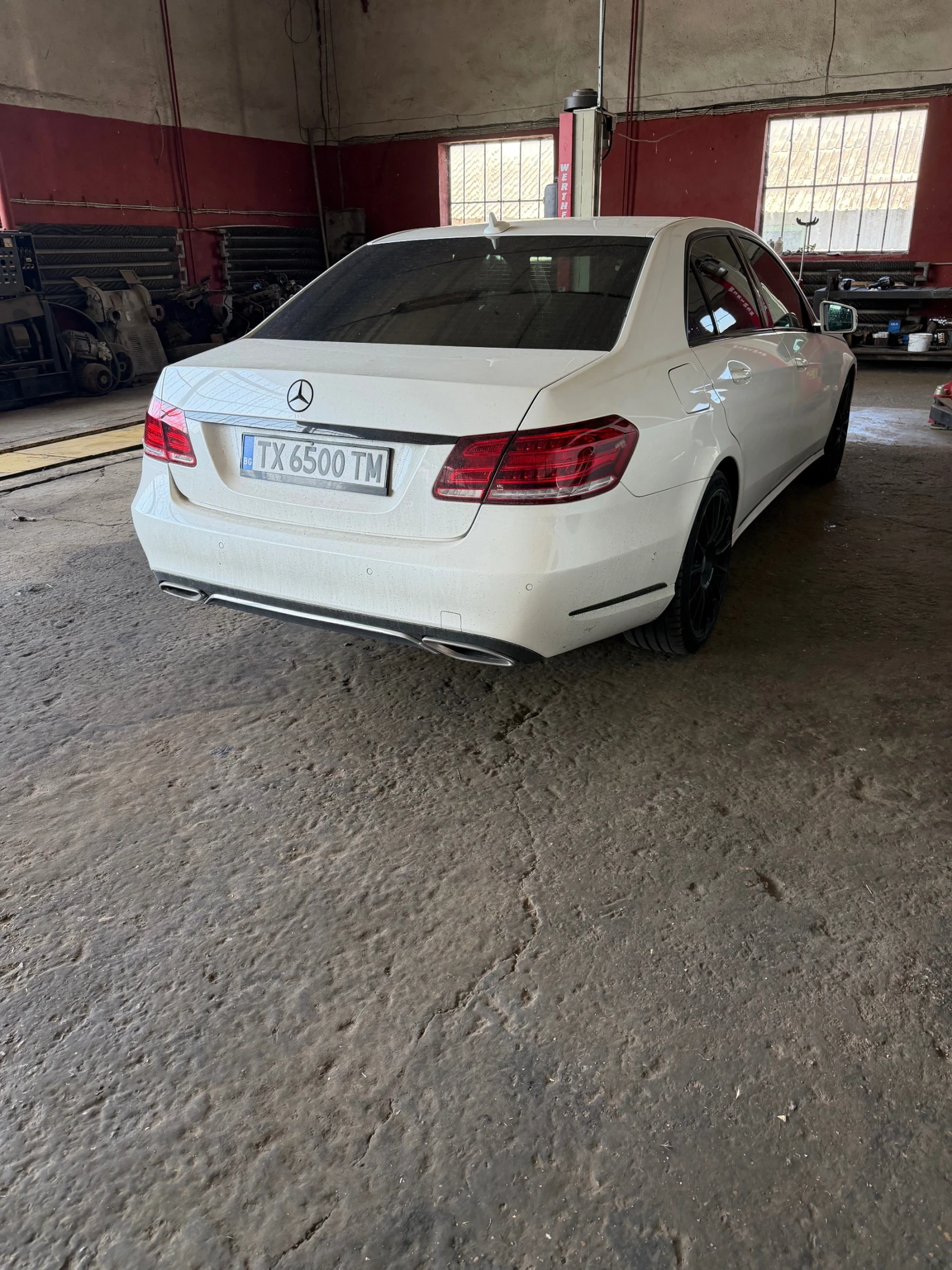 Mercedes-Benz E 350 4Matic, снимка 6 - Автомобили и джипове - 55305709