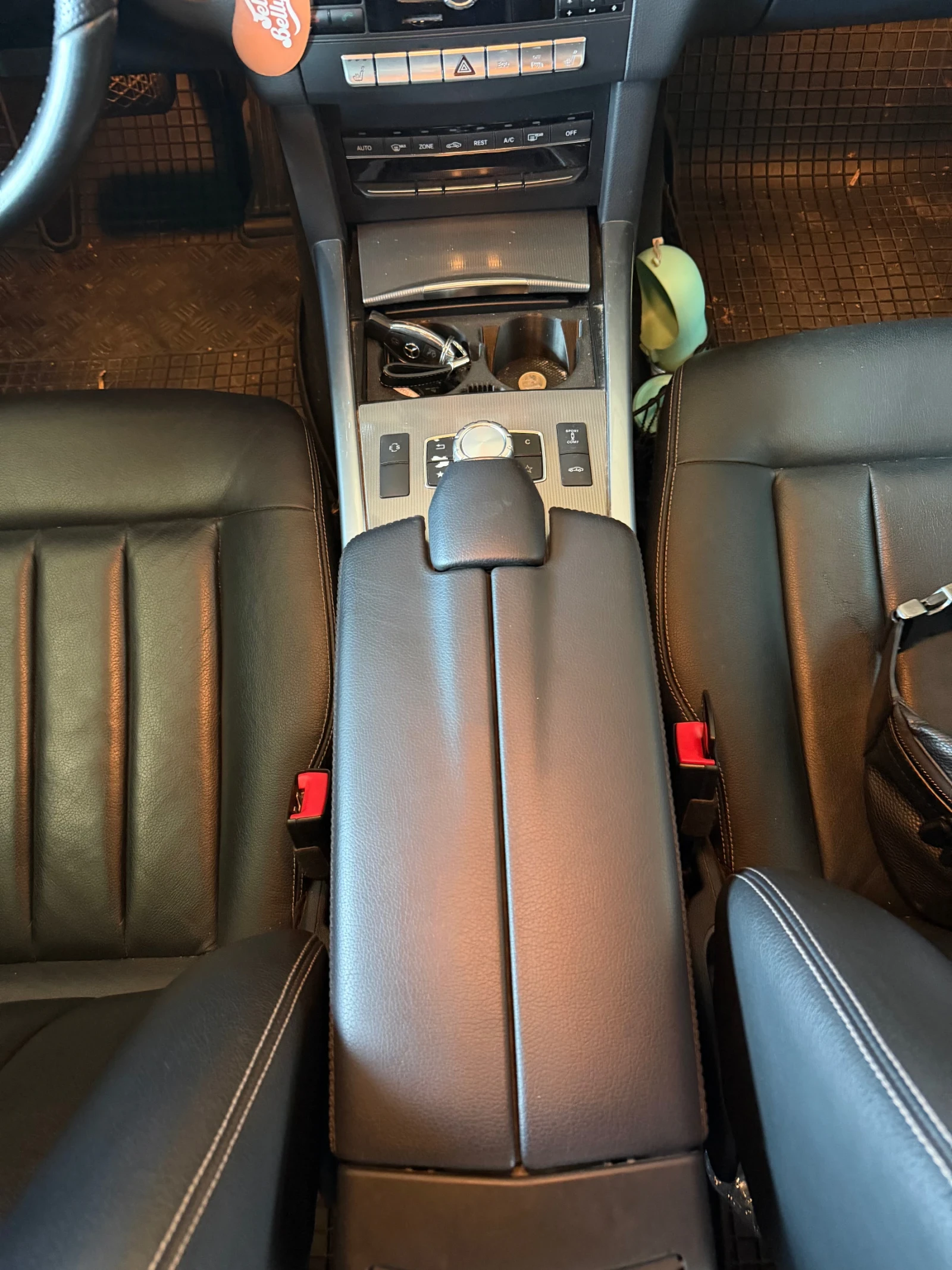 Mercedes-Benz E 350 4Matic, снимка 9 - Автомобили и джипове - 55305709