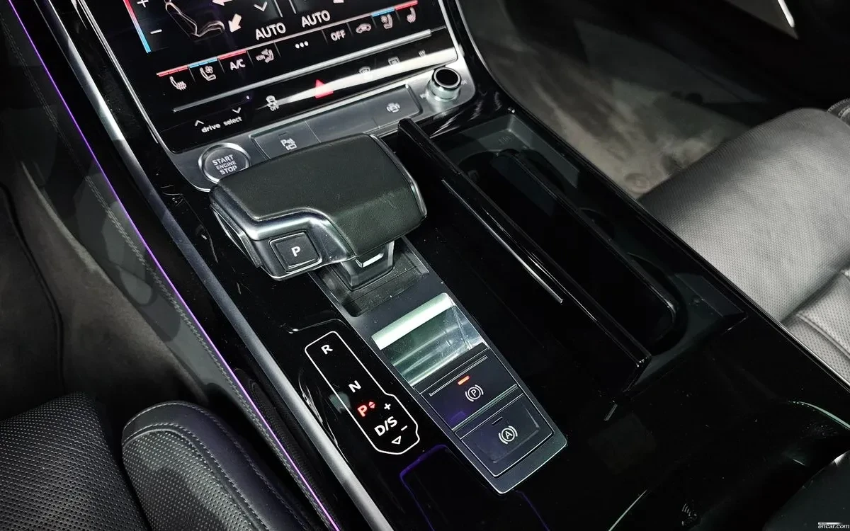 Audi A8 3.0TDI * ОБДУХВАНЕ * ДИСТРОНИК * TV * ПАНОРАМА * , снимка 9 - Автомобили и джипове - 55322057