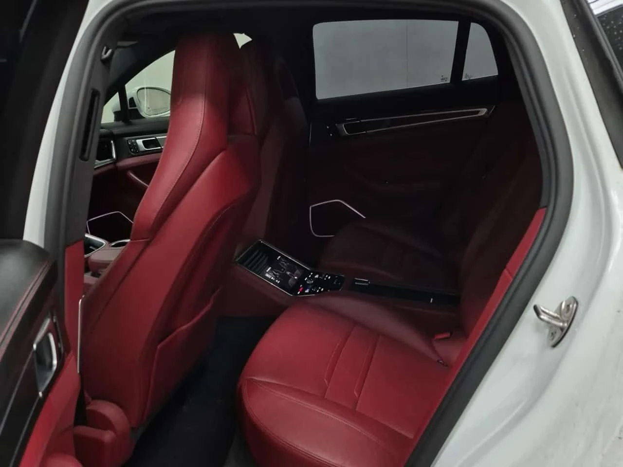 Porsche Panamera * 4S * ЧЕРВЕН САЛОН* ОБДУХВАНЕ* ПАНОРАМА* , снимка 14 - Автомобили и джипове - 55458866