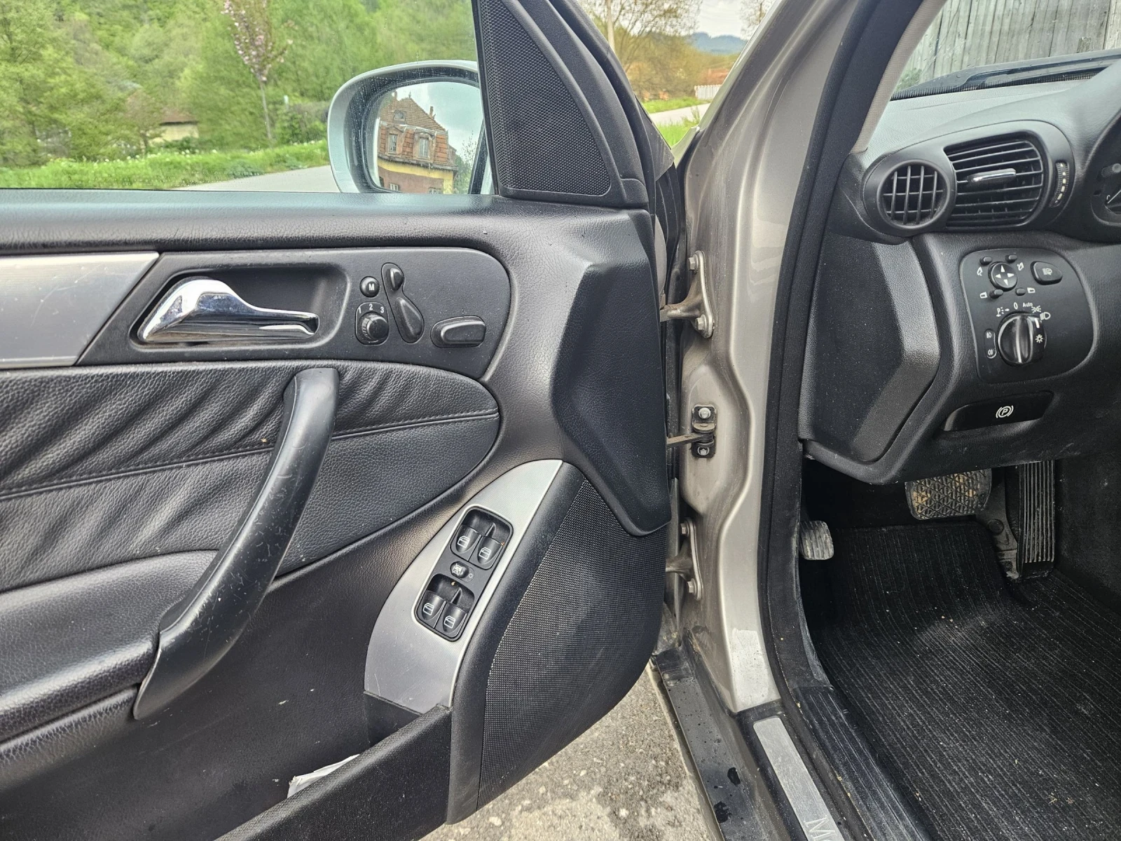Mercedes-Benz C 270, снимка 8 - Автомобили и джипове - 55627688