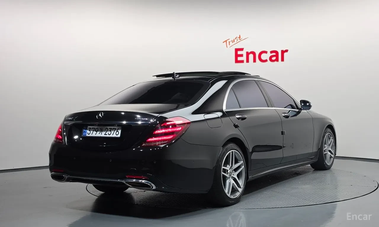 Mercedes-Benz S 560 4 MATIC /BURMESTER /360CAM/ ОБДУХ /HEAD UP/МАСАЖИ, снимка 2 - Автомобили и джипове - 56117968