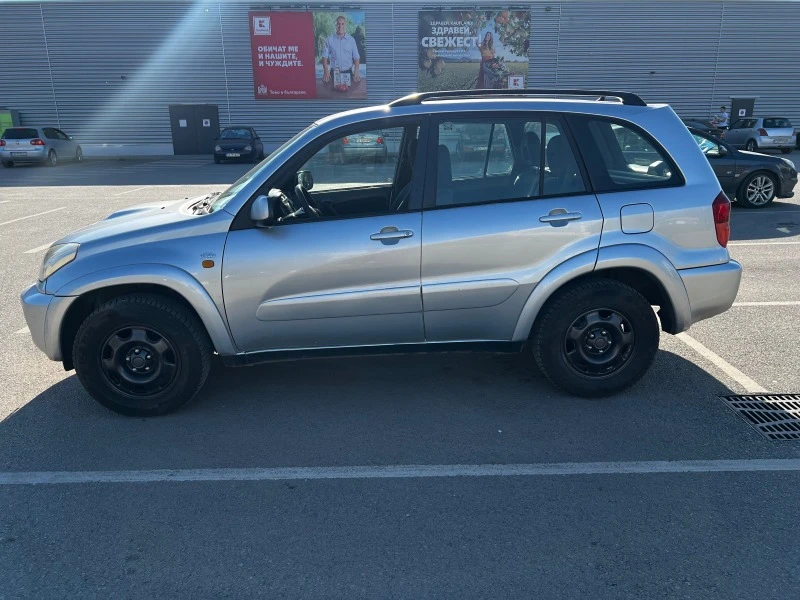 Toyota Rav4 2.0 D4D, снимка 8 - Автомобили и джипове - 49551363