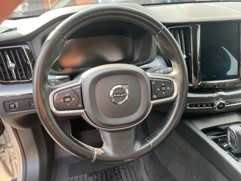 Volvo XC60 2.0 D B4 Mild Hybrid AWD , снимка 12 - Автомобили и джипове - 46981378