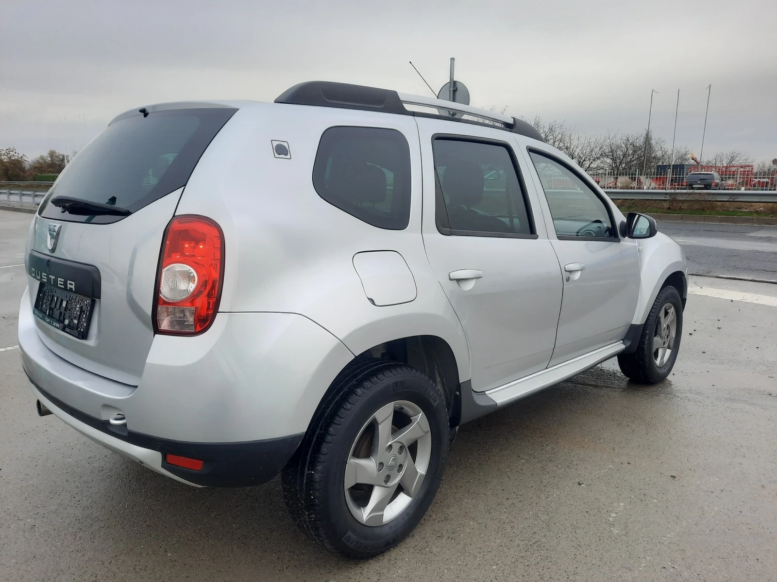 Dacia Duster 1, 6i Италия - изображение 7