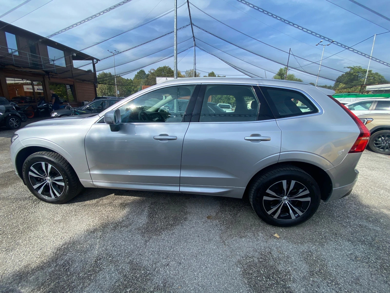 Volvo XC60 2.0 D B4 Mild Hybrid AWD  - изображение 8