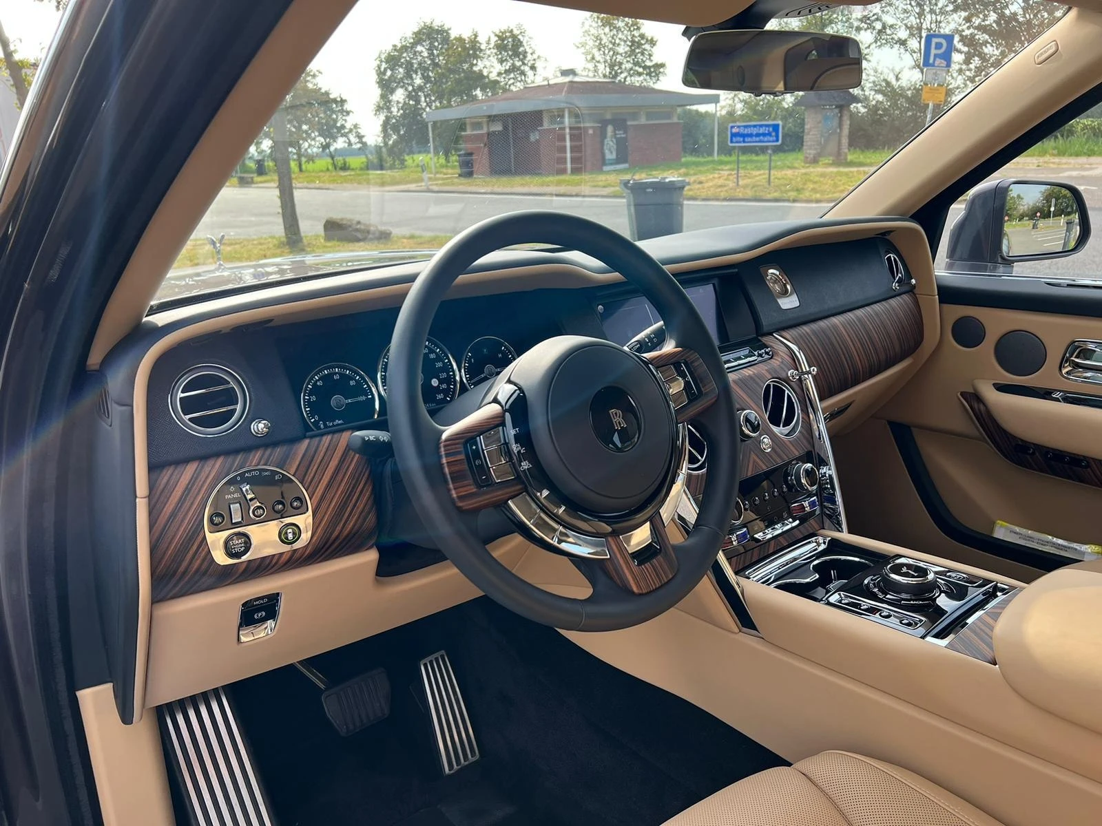 Rolls-Royce Cullinan 6.7 V12 AWD Гаранционен - изображение 5