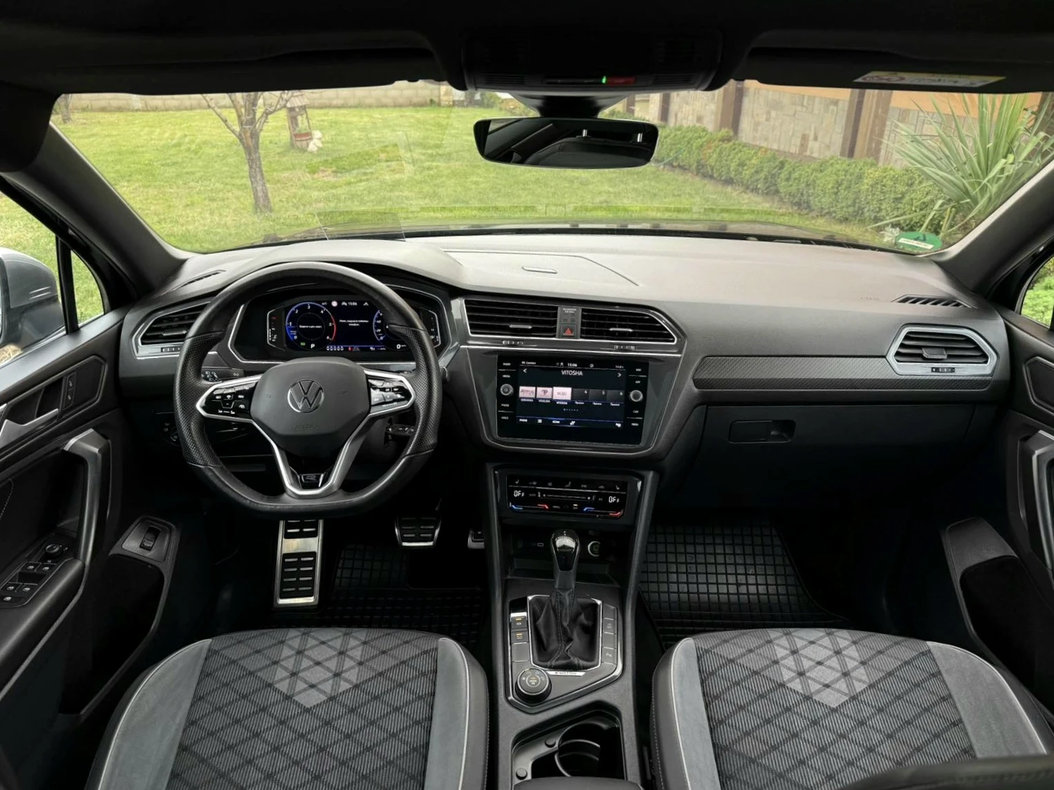 VW Tiguan ALLSPACE-7 места/R-line/4 MOTION/200к.с., снимка 9 - Автомобили и джипове - 53843051