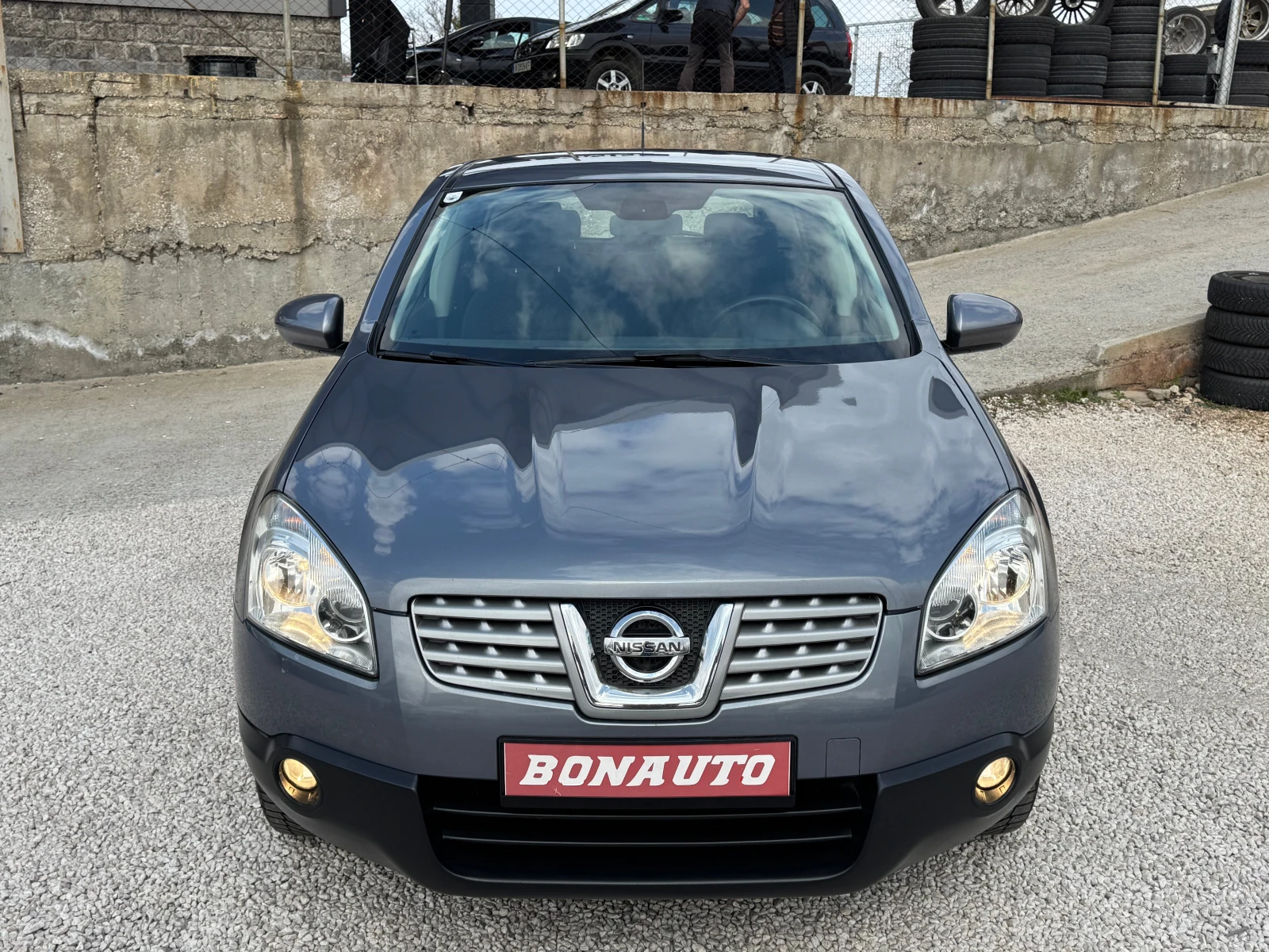 Nissan Qashqai 2.0i-4x4, снимка 2 - Автомобили и джипове - 53878065
