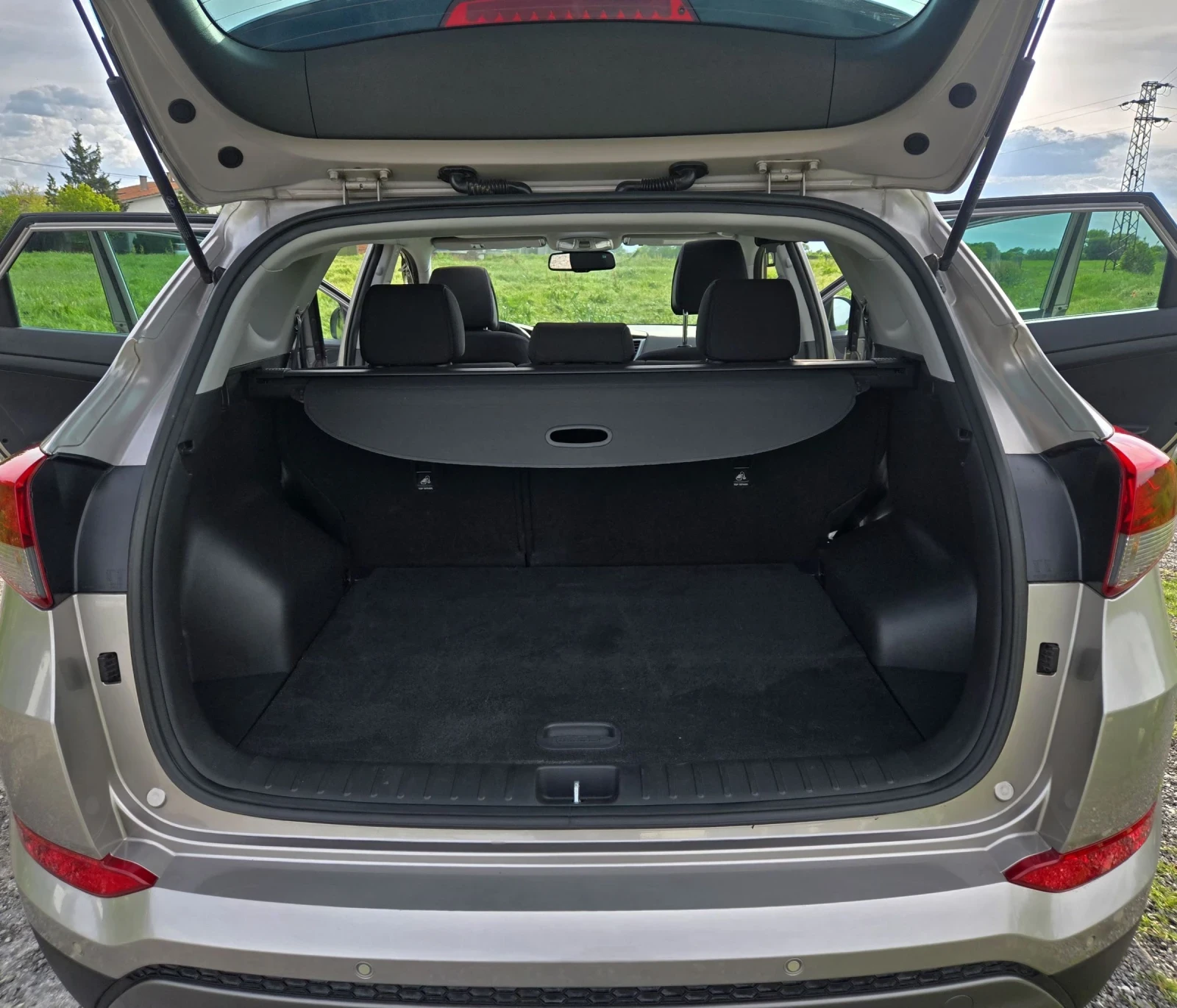 Hyundai Tucson FULL 2.0 136кс.4х4 PANORAMA , снимка 15 - Автомобили и джипове - 54417061