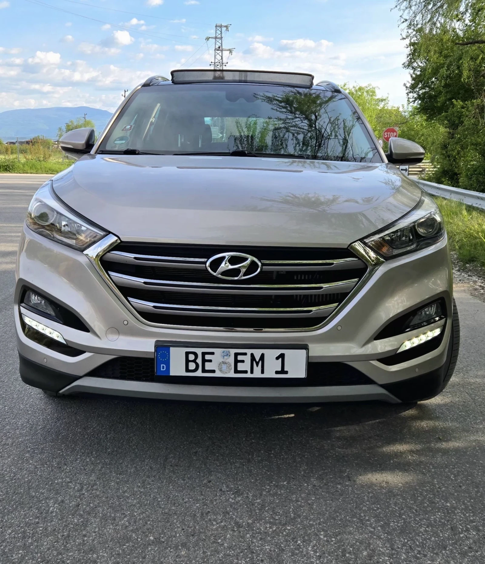 Hyundai Tucson FULL 2.0 136кс.4х4 PANORAMA , снимка 8 - Автомобили и джипове - 54417061