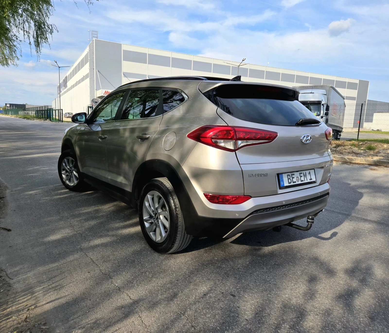 Hyundai Tucson FULL 2.0 136кс.4х4 PANORAMA , снимка 2 - Автомобили и джипове - 54417061