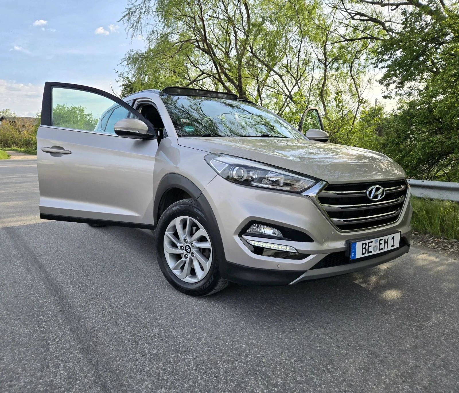 Hyundai Tucson FULL 2.0 136кс.4х4 PANORAMA , снимка 5 - Автомобили и джипове - 54417061