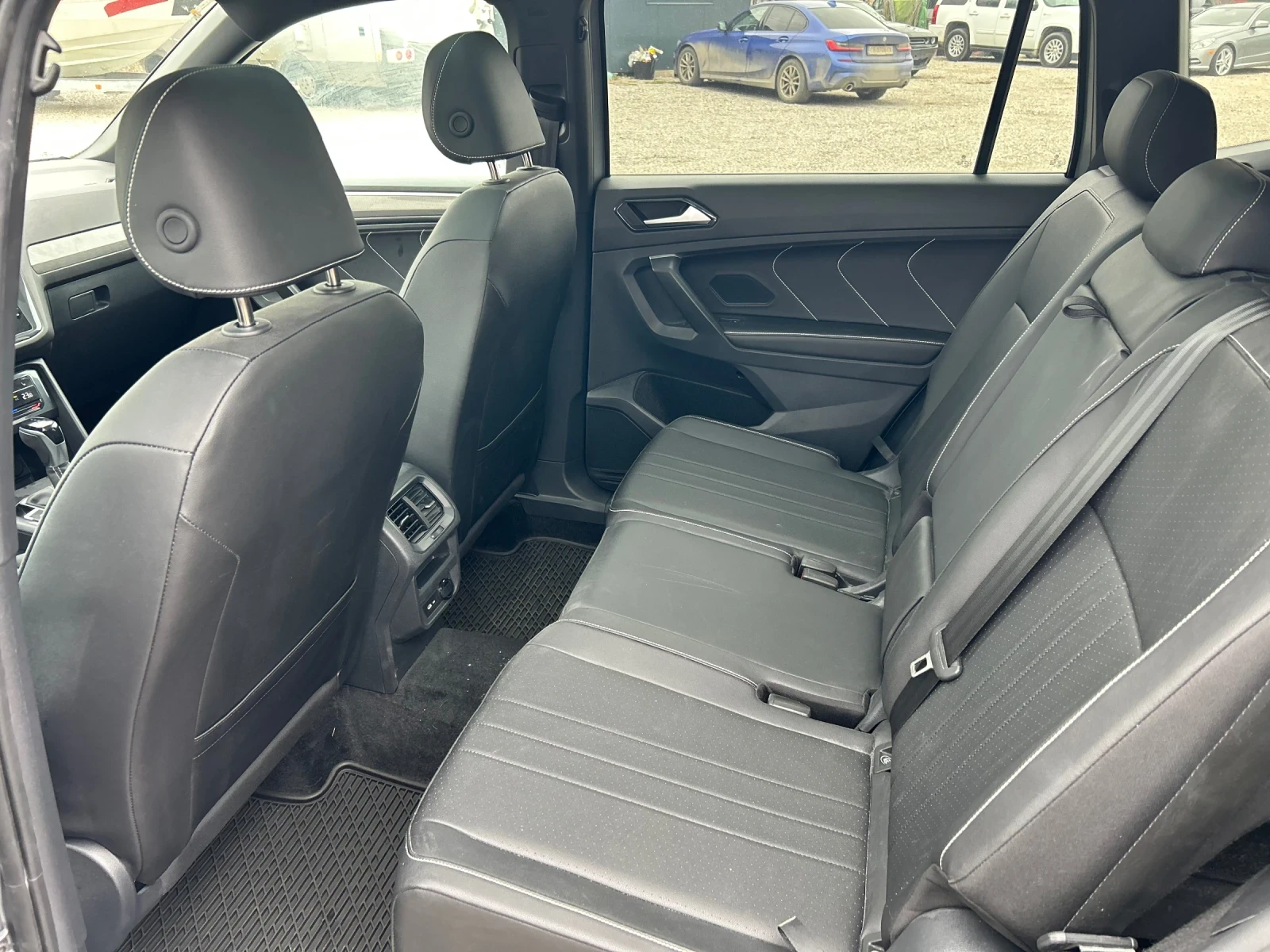 VW Tiguan R-Line, снимка 11 - Автомобили и джипове - 55232119