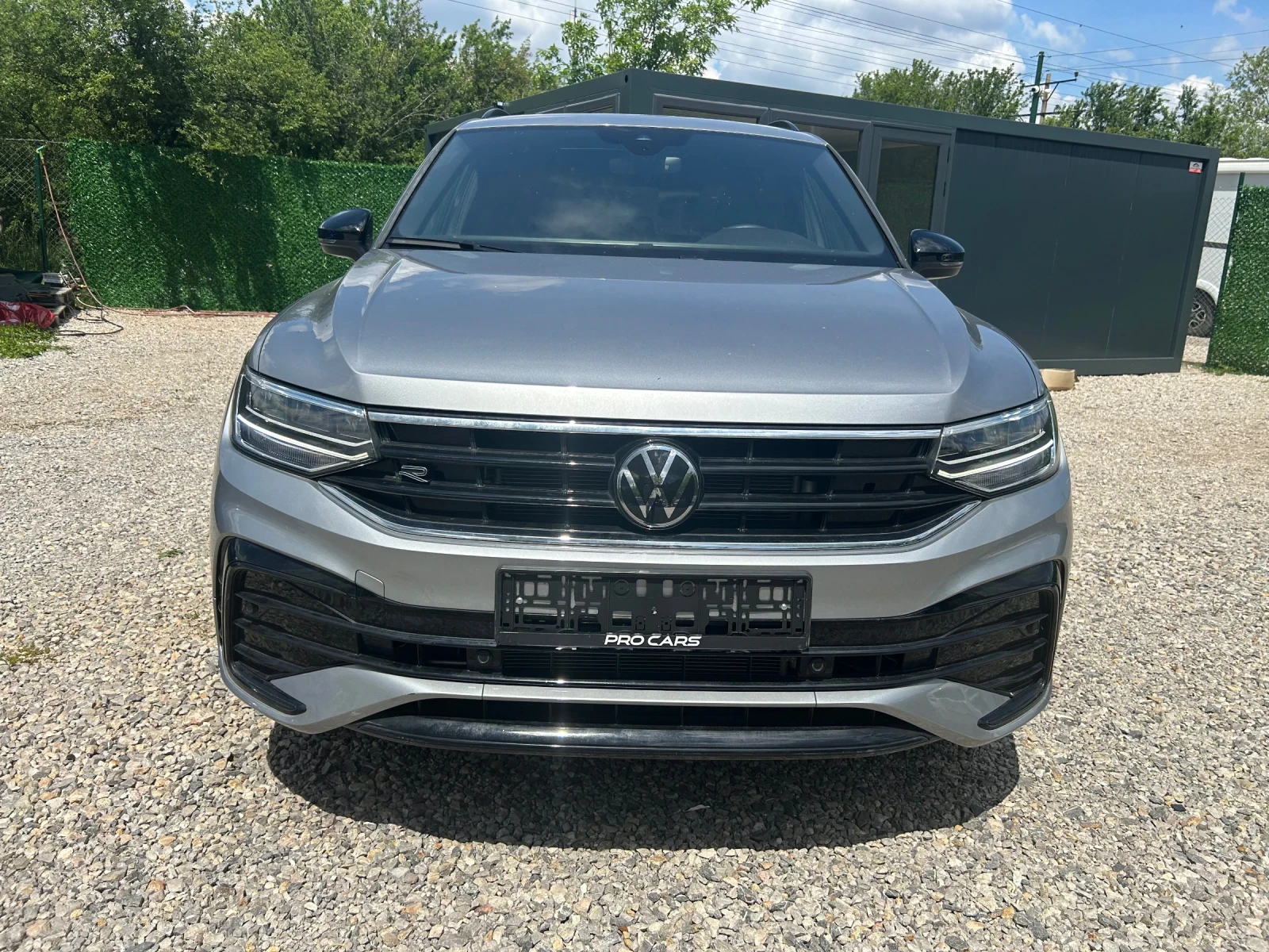 VW Tiguan R-Line, снимка 2 - Автомобили и джипове - 55232119